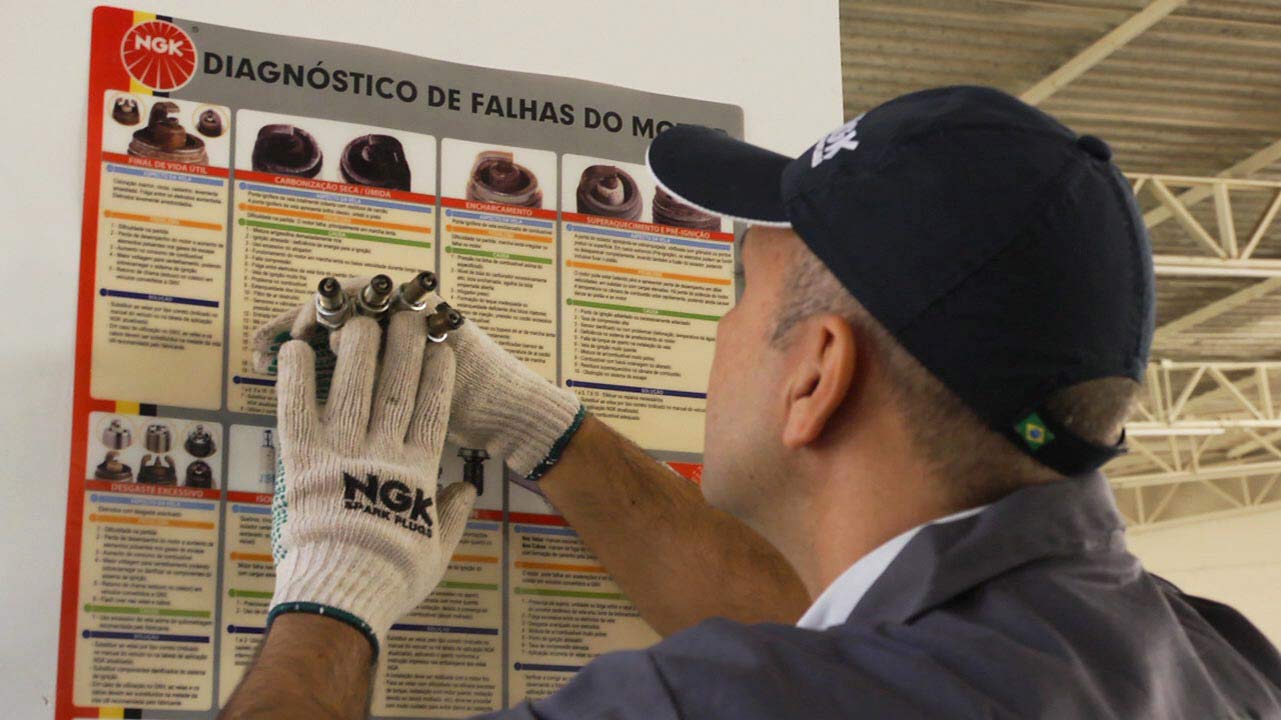 Revisão de veículos usados exige atenção dos mecânicos