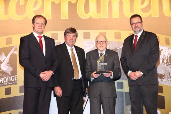 Paulo Bellini é eleito destaque empreendedor no Prêmio SAE Brasil 2014