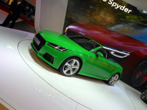 O TT Roadster conversível chega ao Brasil ano que vem 