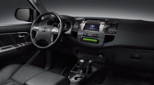 oficinanews_SW4-SRV-AT-4x4-interior-preto-f02