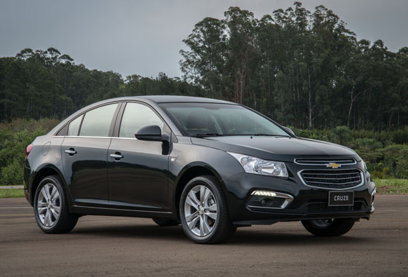 Chevrolet apresenta Cruze 2015 com evoluções estéticas e mecânicas