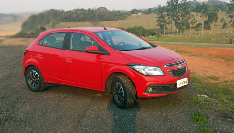 Chevrolet Onix 2015: transmissão automática e motor inspirado no Camaro