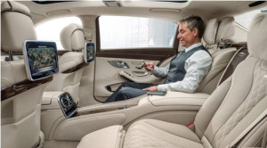 Conforto, muito, para duas pessoas no banco traseiro.