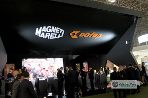 Destaque para os amortecedores Cofap, além dos 1.267 novos códigos nas linhas de pastilhas de freio, amortecedores para motos, kits de moto, componentes de suspensão e direção (pivôs de suspensão, terminais e barras de direção) e câmbio automatizado. Como novidade, os amortecedores do Jeep Renegade, com a tecnologia Cofap Full Displacement bitubulares com sistema de válvulas que proporcionam um controle suplementar das forças de amortecimento em compressão, pela válvula de tração, tecnologia que garante melhor estabilidade e conforto quando comparado a um amortecedor com válvulas convencionais.