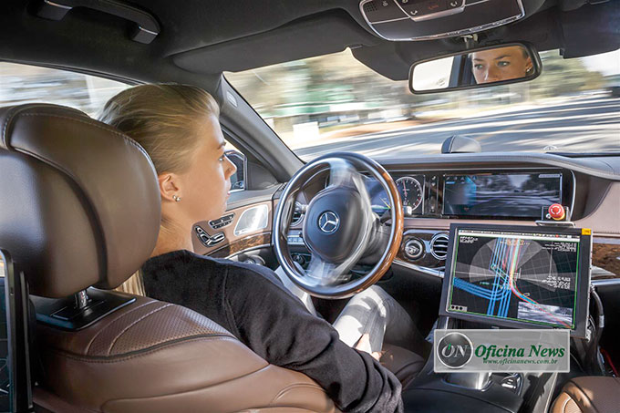 oficinanews_mercedes-benz-direcao-autonoma