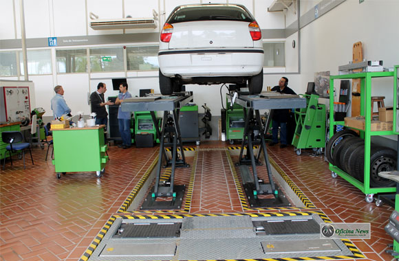 Cursos de especialização com estrutura de oficina moderna