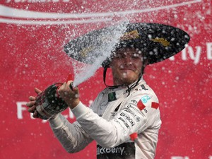 Nico: depois da ressaca em Austin, festa no México (foto Mercedes)