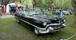 Andar em Cadillac. Macri quis mas não levou