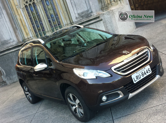 Peugeot 2008 combina design atraente com mecânica acertada