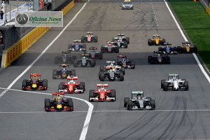 Ricciardo (embaixo, esq) largou bem e liderou até os pneus aguentarem seu ritmo forte (Foto Ferrari)