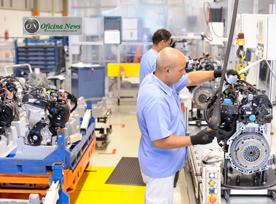 Fábrica de motores da VW comemora 300 mil conjuntos EA211