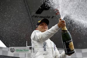 Bottas celebrou a melhor corrida da sua carreira e volta a se posicionar no mercado de pilotos (Foto Williams LAT)