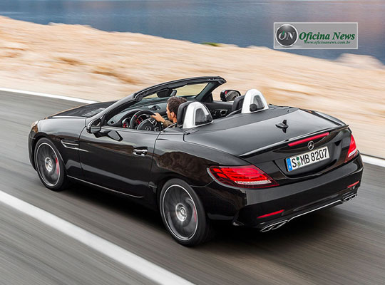Mercedes-Benz lança conversíveis SLC e CL no mercado brasileiro