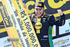 Felipe Fraga, 21 anos, é o mais novo milionário da Stock Car (Foto Fernanda Freixosa)