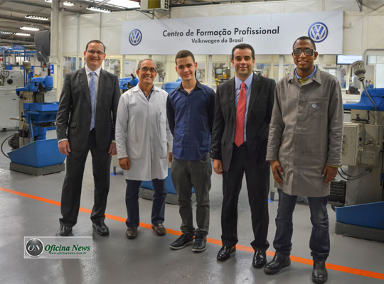 VW homenageia melhor aprendiz do seu centro de formação SENAI