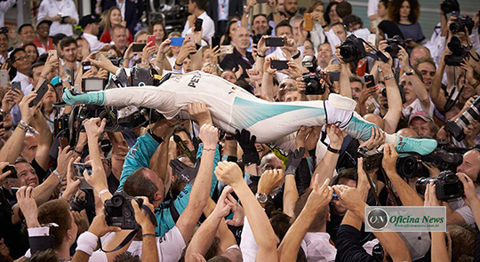 Nico, enfim, campeão