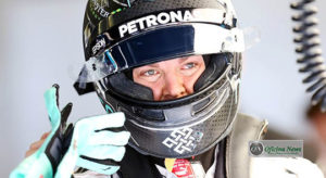 Capacete de Nico em 2016 exibia um símbolo budista; poucos ligaram esse detalhe à possibilidade do alemão seguir essa religião (Foto Mercedes)