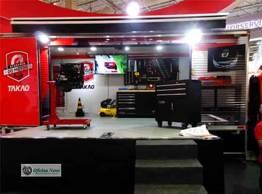 Takao lança academia do motor com treinamento para mecânico