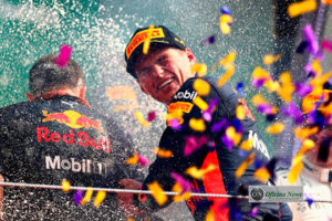 Verstappen voltou a brilhar na Malásia.Triunfo no México o deixou em evidência (RBCP/Getty Images)