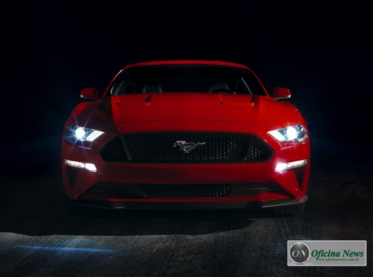 Foto Legenda 01 coluna 4917-Ford Mustang 02