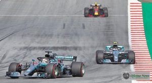 Dia triste para os Flechas de Prata: nem Hamilton nem Bottas terminaram a prova (Mercedes)
