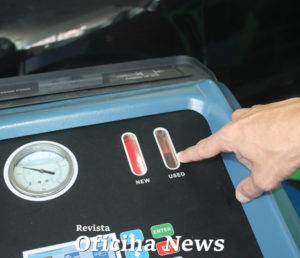 Acompanhe a troca de óleo do câmbio automático